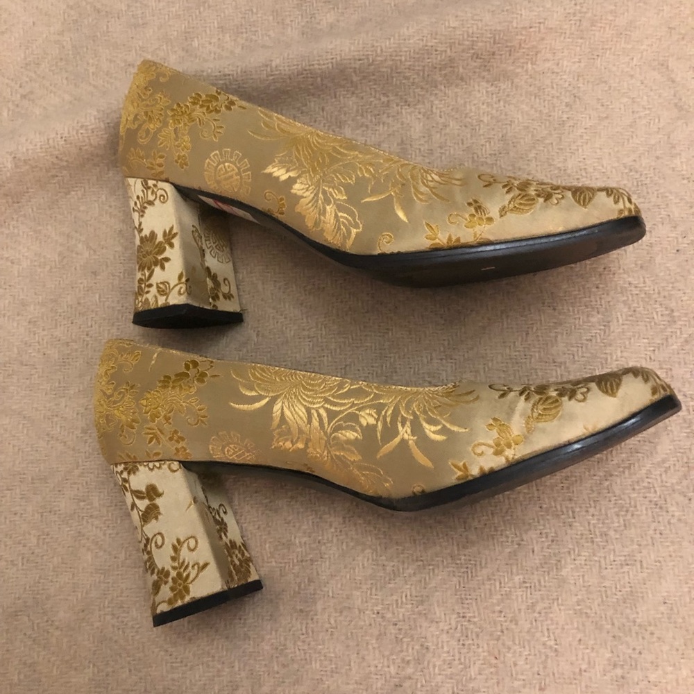 Satin heels, good condition, worn once or twice indoors, leather outer sole - Picture 3 of 3